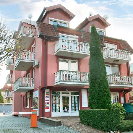 Golden Axe Apartment Heviz Bagian luar foto